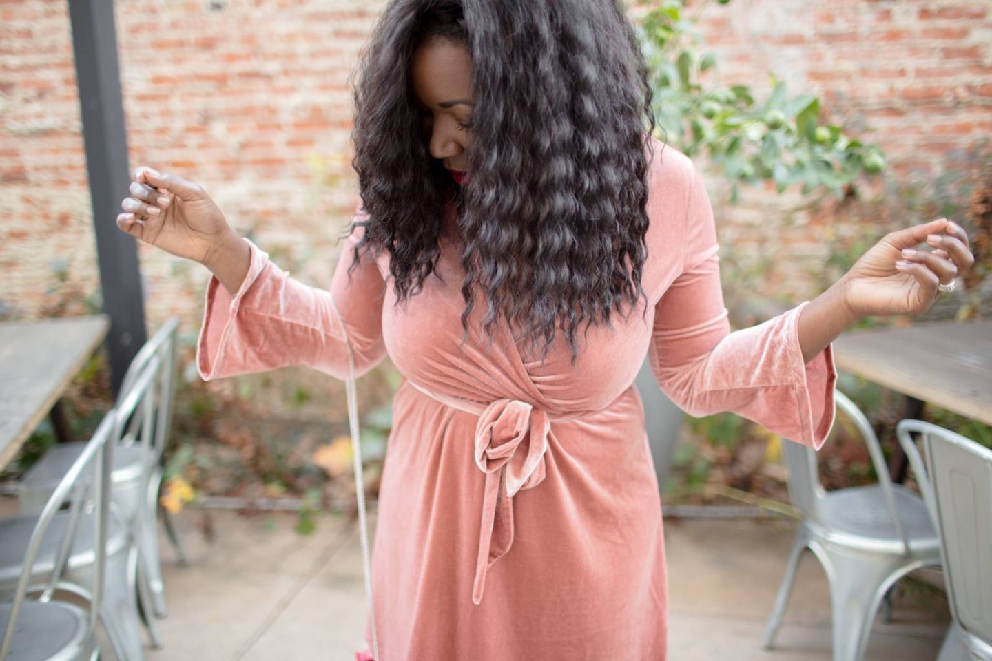 pink-velvet-sleeve detail