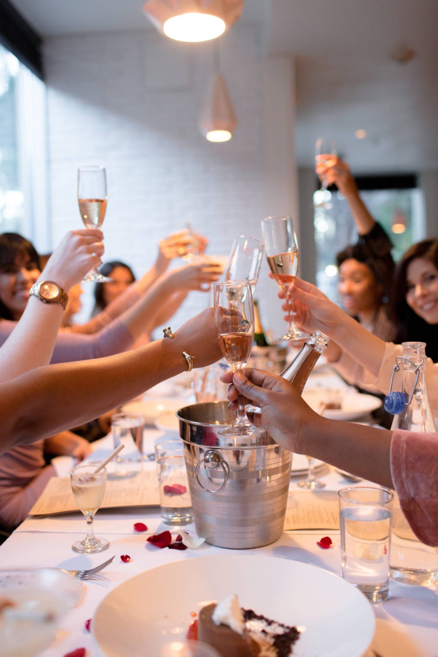 galentines-day-hock-farm-cheers