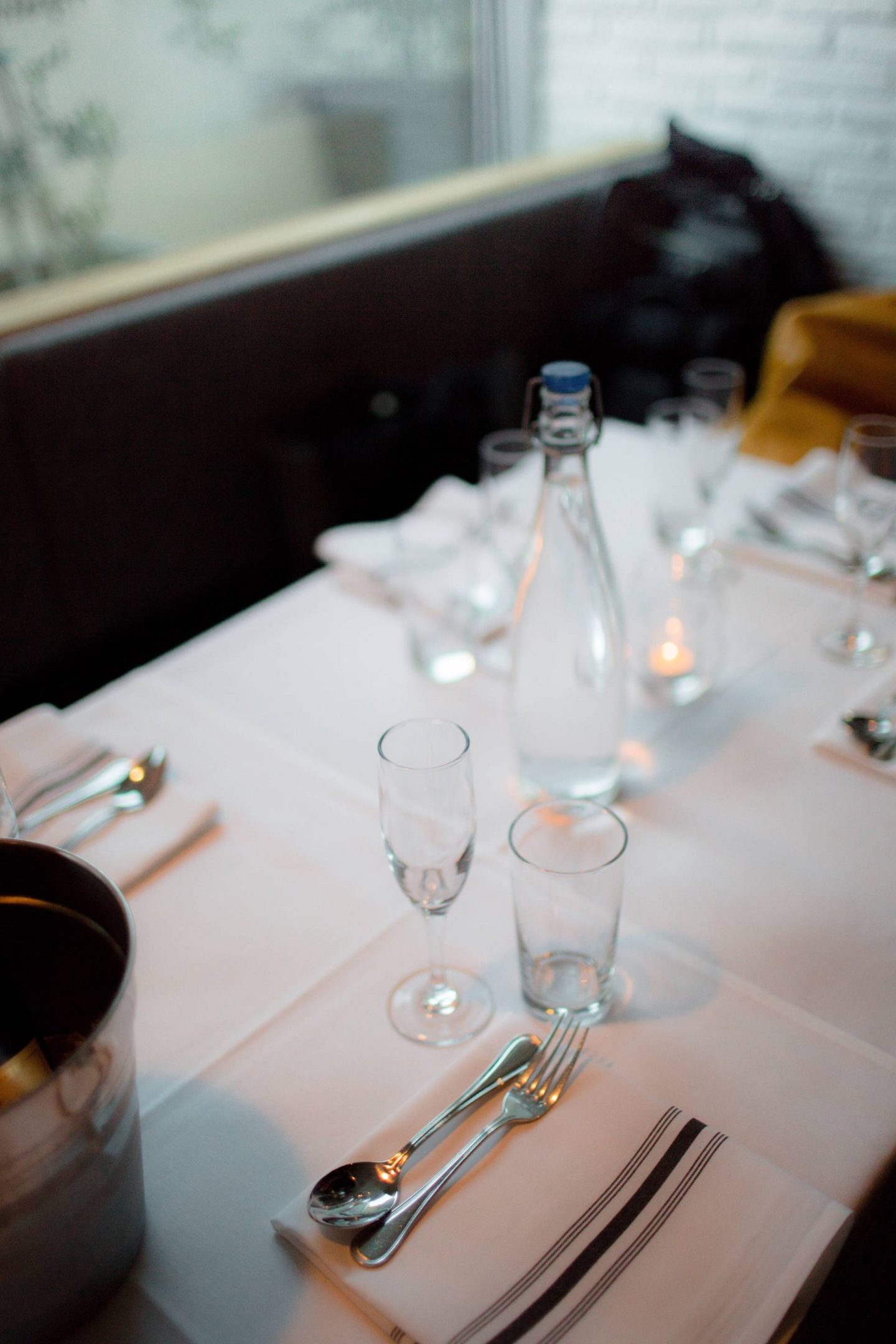 galentines-day-hock-farm-table setting