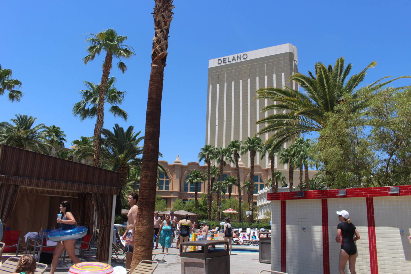 Summer Travel Series Part 2: All the details on the 2 hotels we stayed at during our trip Vegas last month!! Where you should stay and why!