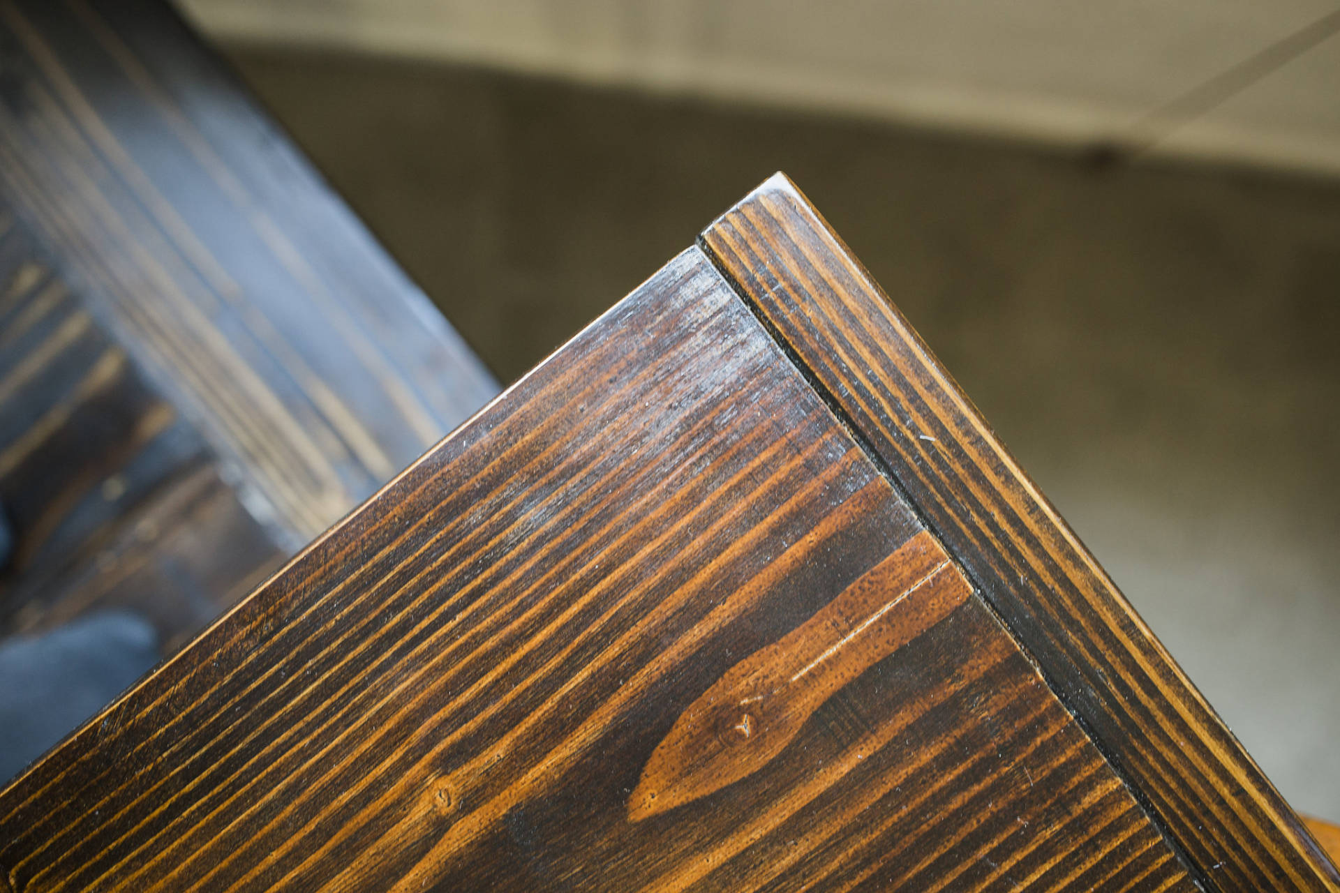 Home Depot: Building a barn style table with a simple plan and user friendly tools from Home Depot. If I can do this, so can you!