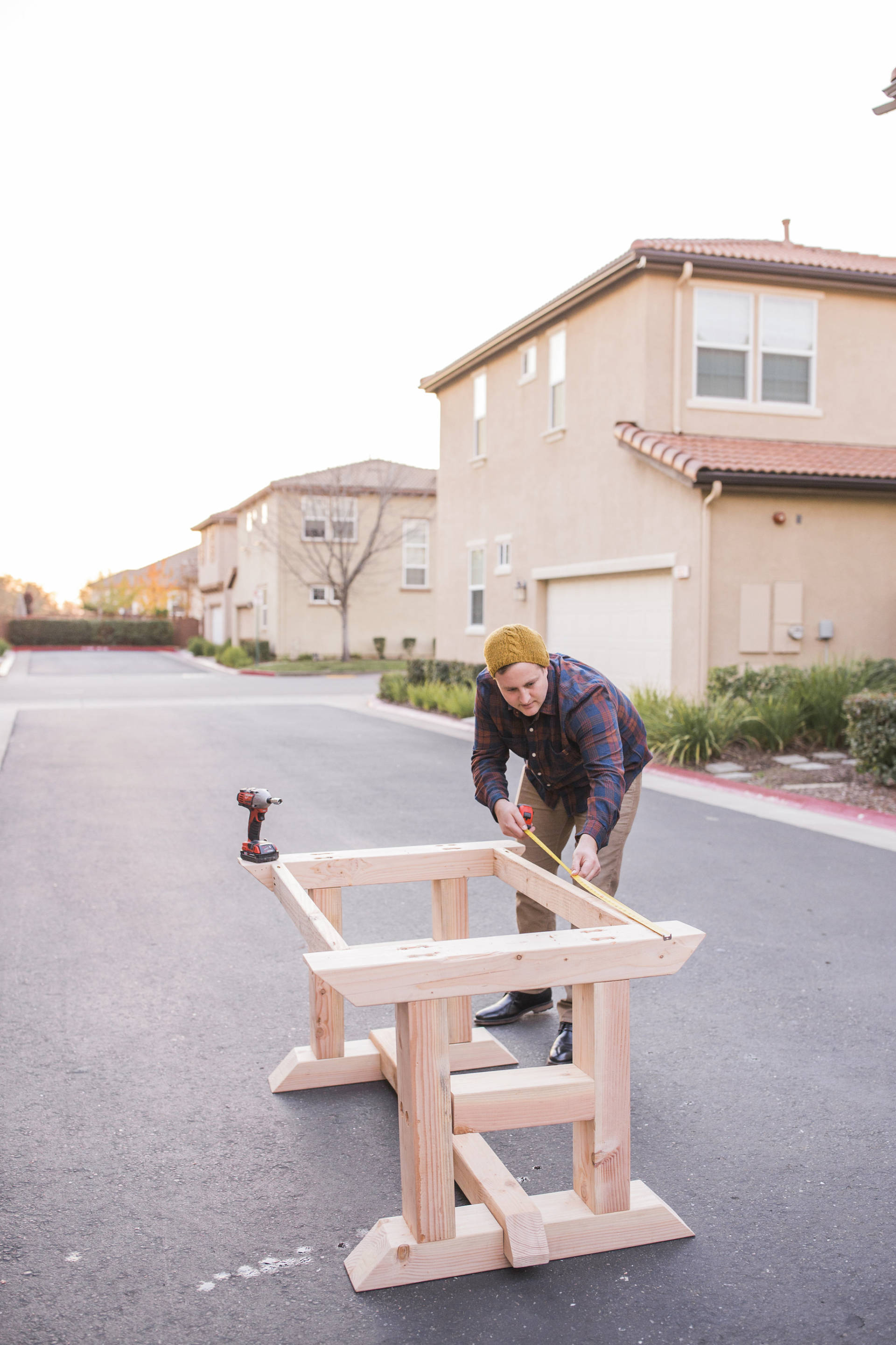 Home Depot: Building a barn style table with a simple plan and user friendly tools from Home Depot. If I can do this, so can you!