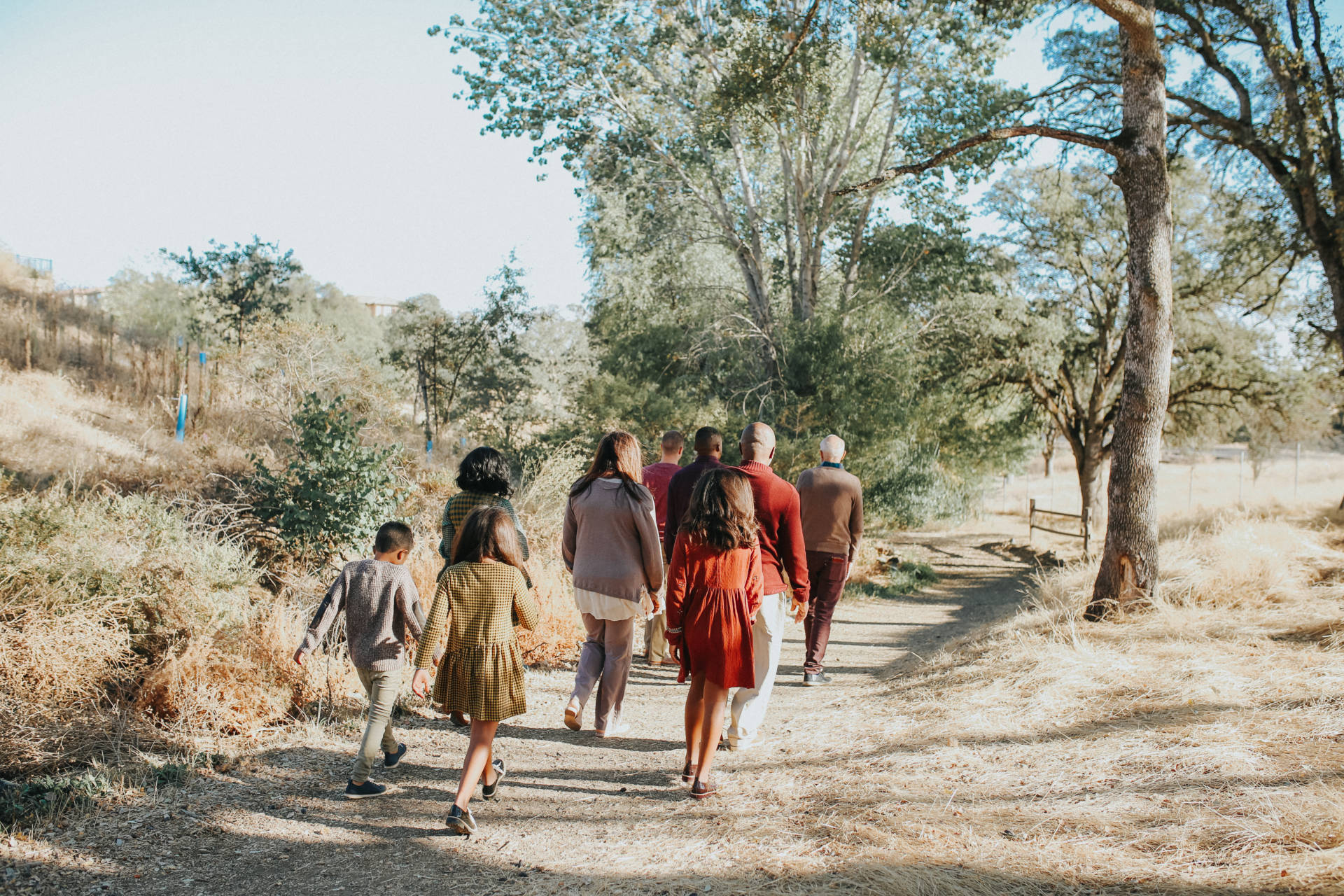 5 Styling Tips For Your Next Family Photo Shoot: Make sure that everyone feels comfortable in what they are wearing. You can also start by getting inspiration online or even looking at what you have in your closet and building the looks from there.