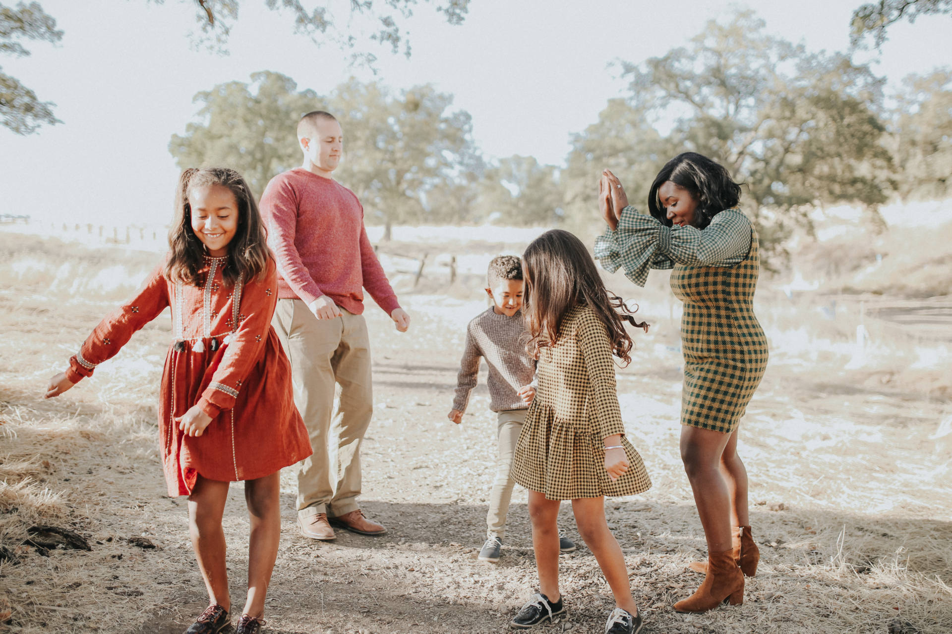 5 Styling Tips For Your Next Family Photo Shoot: Make sure that everyone feels comfortable in what they are wearing. You can also start by getting inspiration online or even looking at what you have in your closet and building the looks from there.