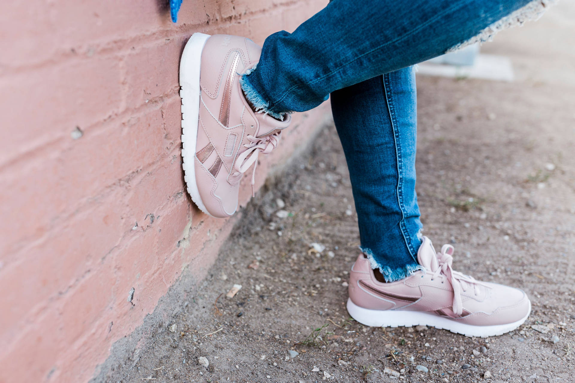 Reebok Classics With Shoe Carnival: They are timeless, classic and can be worn with whatever your heart desires! I am particularly obsessed with how Reebok has managed to continue to surprise me with some of the most amazing color palettes to be found on a sneaker! 